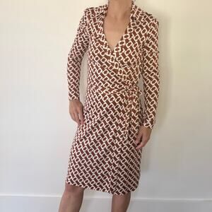 Diane Von Furstenberg 100% Silk Wrap Dress Womens' Size 2 /XS